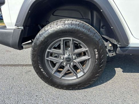 Used 2024 Jeep Wrangler Unlimited Sport AWD/4WD image 32
