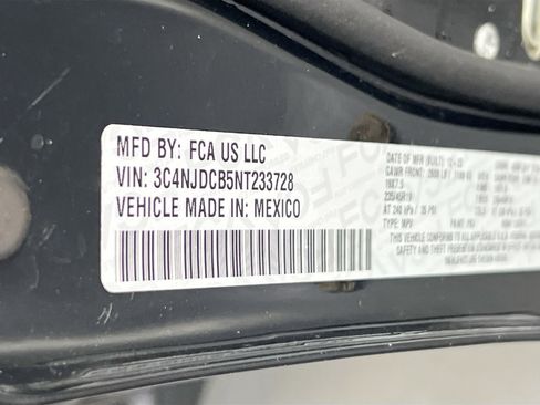 Used 2022 Jeep Compass High Altitude AWD/4WD image 31