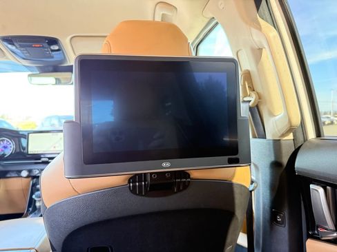 Certified 2022 Kia Carnival EX FWD image 26