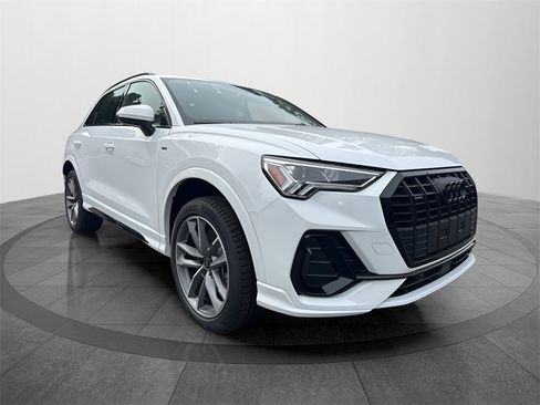New 2025 Audi Q3 2.0T Premium image 9