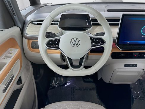 Used 2025 Volkswagen ID. Buzz 1st Edition RWD image 5