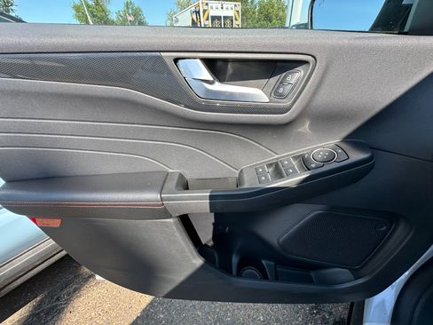 Certified 2025 Ford Escape ST-Line Select AWD/4WD image 15