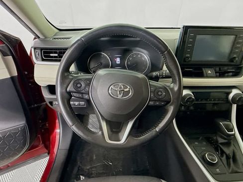 Used 2019 Toyota RAV4 XLE AWD/4WD image 11