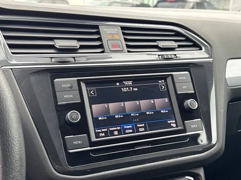 Used 2022 Volkswagen Tiguan S image 18