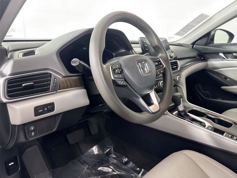 Used 2019 Honda Accord EX image 4