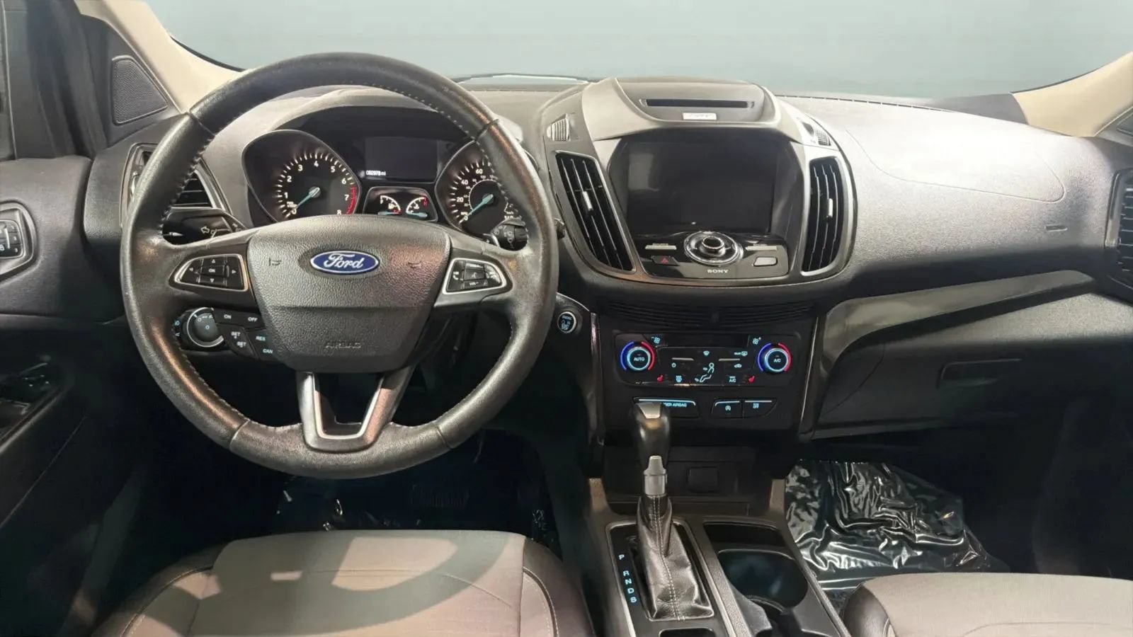Used 2017 Ford Escape Titanium FWD image 10