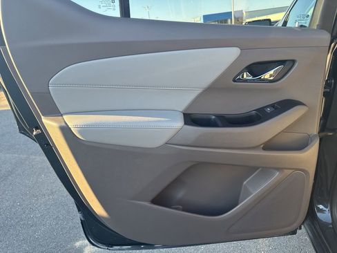 Used 2020 Chevrolet Traverse LT image 13