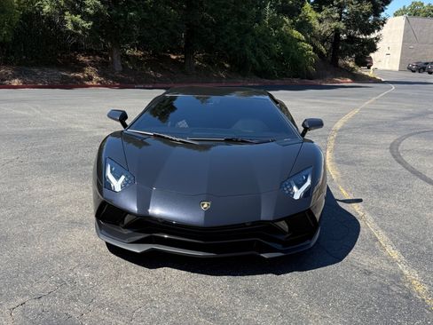 Used 2018 Lamborghini Aventador S AWD/4WD image 9