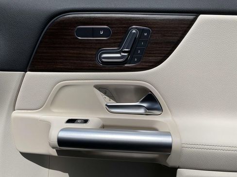 Certified 2025 Mercedes-Benz GLA 250 image 10