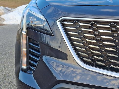 Used 2022 Cadillac XT4 Premium Luxury w/ Enhanced Visibility Package image 9