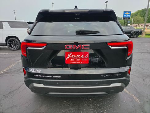 Used 2025 GMC Terrain Elevation w/ Technology Package II AWD/4WD image 4