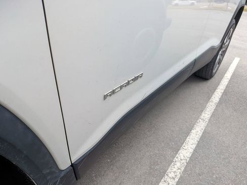 Used 2018 GMC Acadia SLT image 4