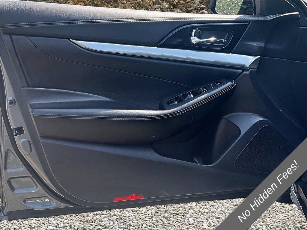 Used 2020 Nissan Maxima 3.5 SV w/ Floor Mat Group FWD image 18