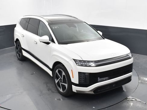 New 2026 Hyundai Ioniq 9 Calligraphy image 27