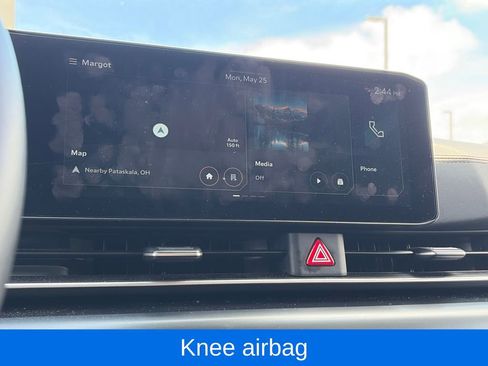 Used 2025 Kia Carnival FWD image 20