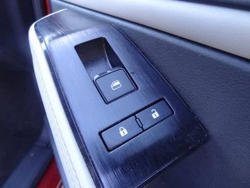 Used 2022 Nissan Rogue SV w/ SV Premium Package image 26