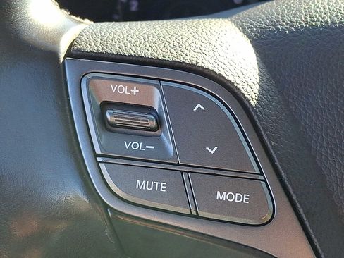 Used 2013 Hyundai Santa Fe Limited w/ Technology Pkg AWD/4WD image 22