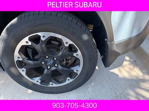 Used 2023 Subaru Crosstrek 2.0i Premium image 4