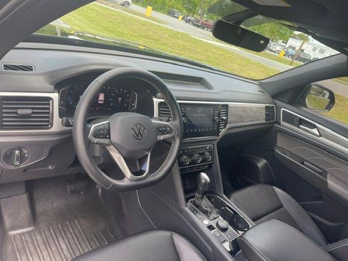 Used 2023 Volkswagen Atlas Cross Sport SE AWD/4WD image 16