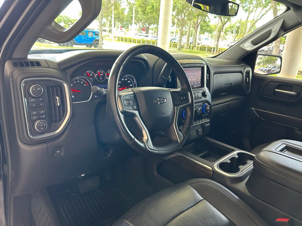 Used 2021 Chevrolet Silverado 1500 RST w/ Redline Edition AWD/4WD image 7