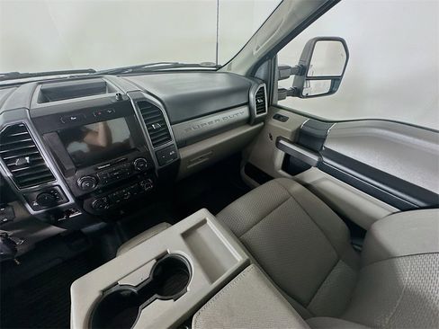 Used 2022 Ford F250 XLT w/ XLT Value Package image 11