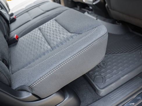 New 2026 RAM 1500 4x4 Crew Cab image 34