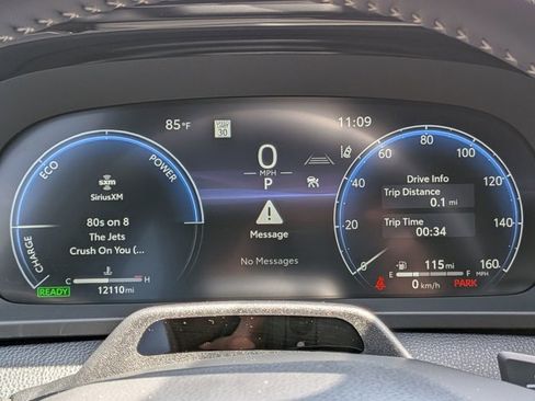 Used 2025 Toyota Crown Platinum AWD/4WD image 11
