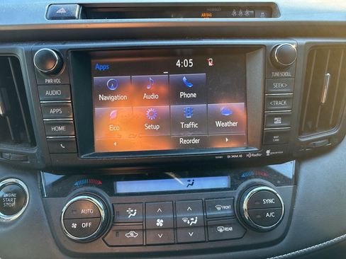 Used 2018 Toyota RAV4 Limited image 14