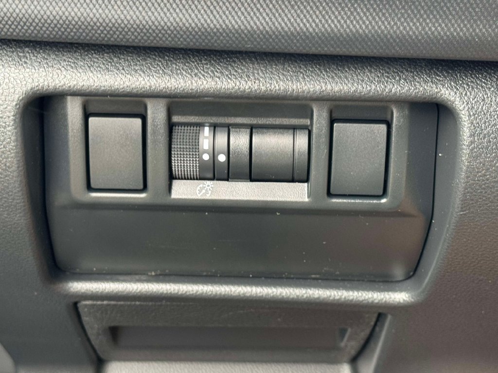 Used 2025 Subaru Forester Premium AWD/4WD image 18