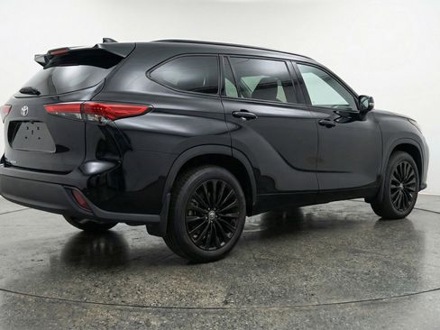 Used 2025 Toyota Highlander XSE image 9