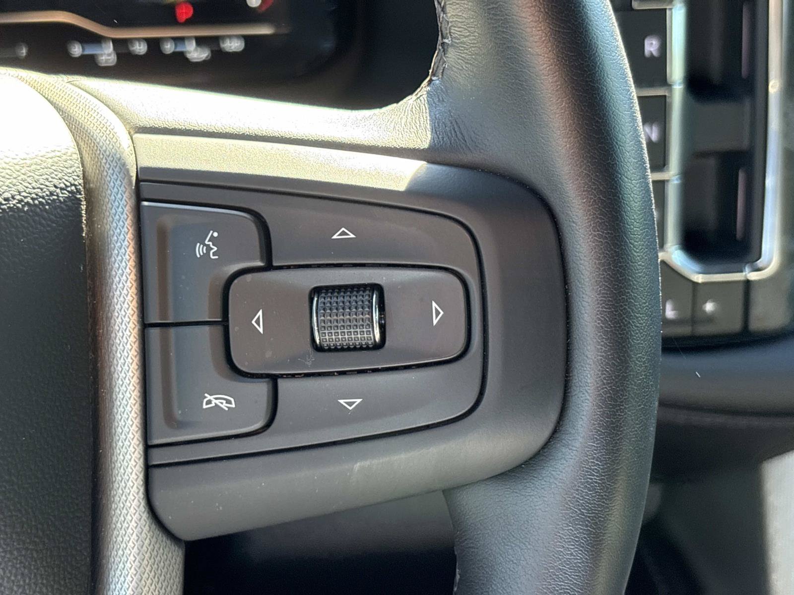 Used 2023 GMC Yukon Denali w/ Advanced Technology Package AWD/4WD image 20