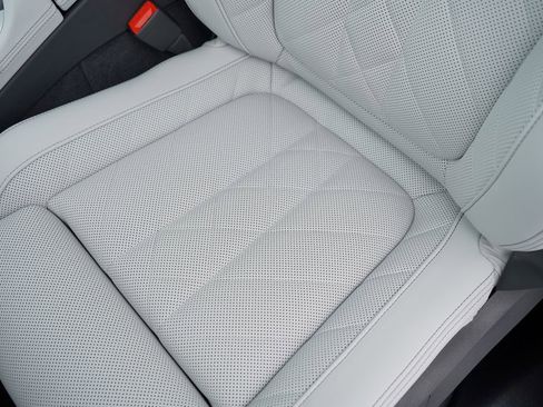 Used 2026 BMW X5 xDrive40i w/ M Sport Package image 11