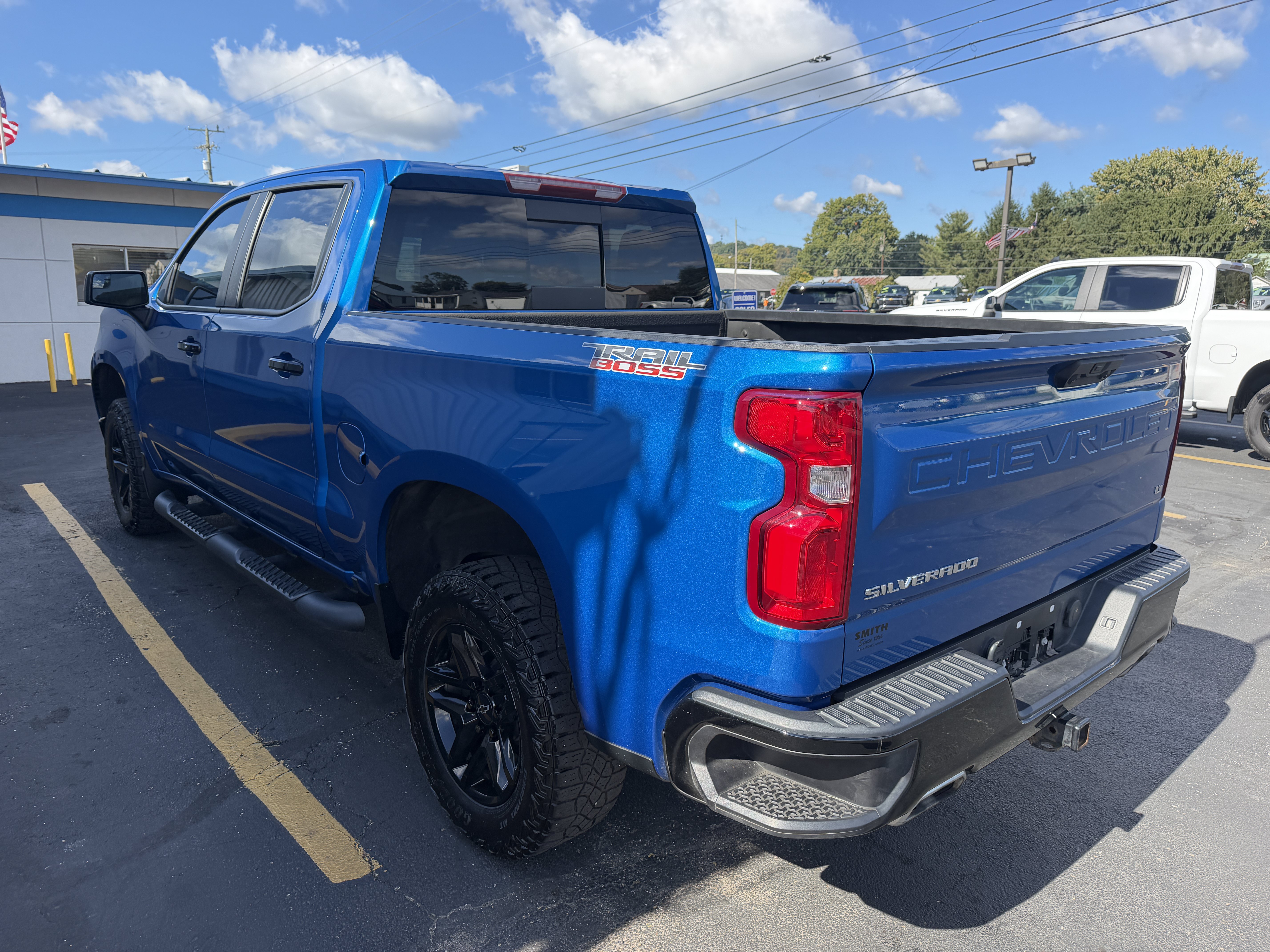 Used 2023 Chevrolet Silverado 1500 LT Trail Boss w/ Convenience Package II AWD/4WD image 4