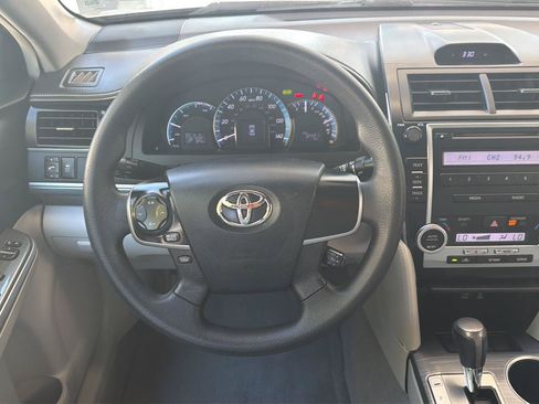 Used 2012 Toyota Camry LE FWD image 13