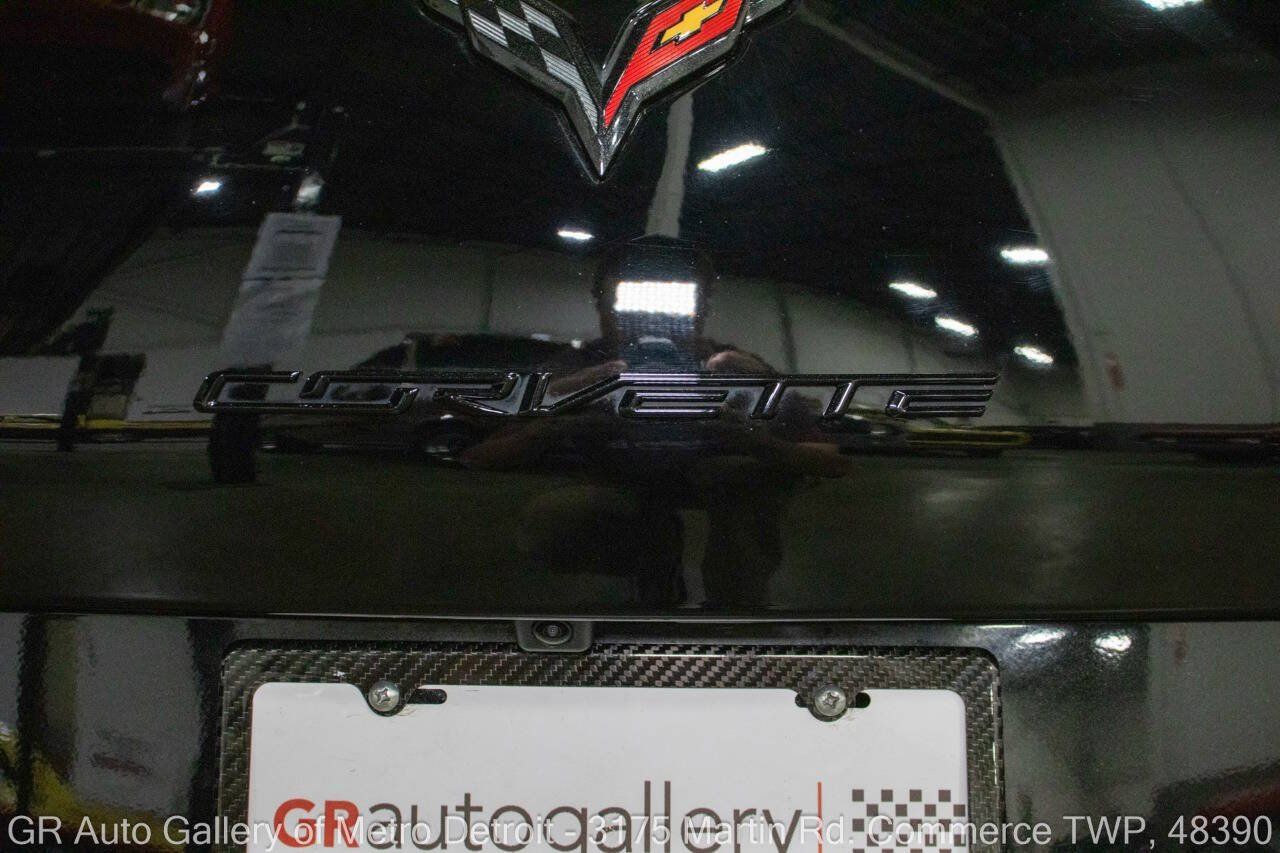 Used 2016 Chevrolet Corvette Z06 w/ 3LZ Preferred Equipment Group RWD image 29