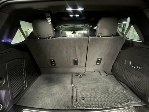 Used 2025 GMC Yukon Denali w/ Sun & Power Step Package AWD/4WD image 28