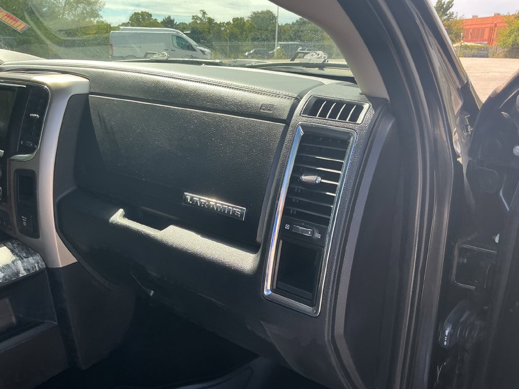 Used 2016 RAM 1500 Laramie AWD/4WD image 25