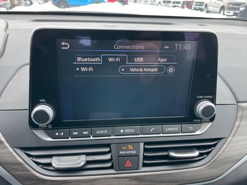 Used 2025 Nissan Altima 2.5 SV image 16