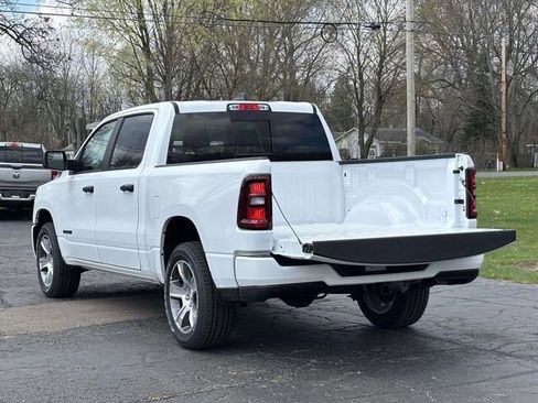 New 2026 RAM 1500 Express AWD/4WD image 12