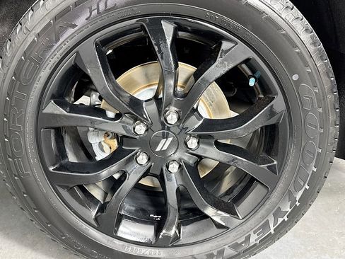 Used 2019 Dodge Durango GT image 33