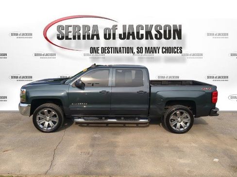 Used 2018 Chevrolet Silverado 1500 LT w/ LT Eassist Package AWD/4WD image 5