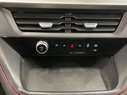 Used 2025 Ford Explorer ST-Line w/ ST-Line Street Pack image 20