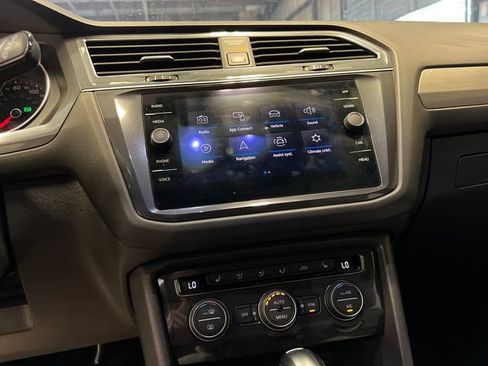 Certified 2021 Volkswagen Tiguan SE R-Line FWD image 24