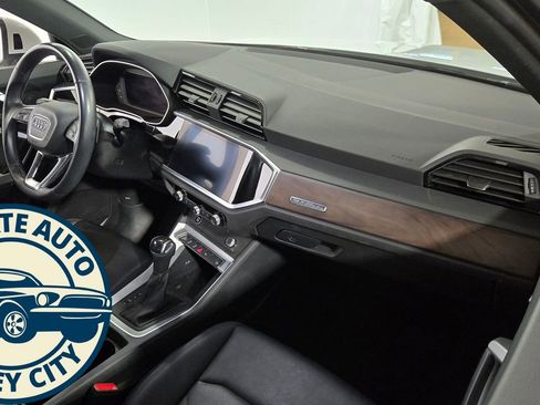 Used 2022 Audi Q3 2.0T Premium image 41