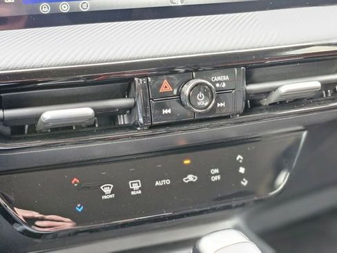 New 2026 Nissan Kicks SR FWD image 23