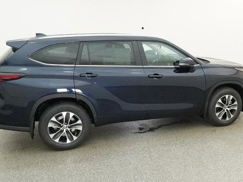 New 2026 Toyota Highlander XLE AWD/4WD image 10