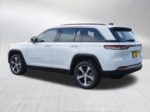 New 2025 Jeep Grand Cherokee Limited w/ Luxury Tech Group II image 5