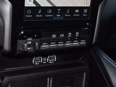 Used 2025 RAM 2500 Laramie w/ Night Edition AWD/4WD image 29
