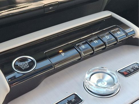 New 2025 Lincoln Navigator L Reserve image 15