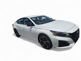 Used 2024 Nissan Altima 2.5 SR image 2